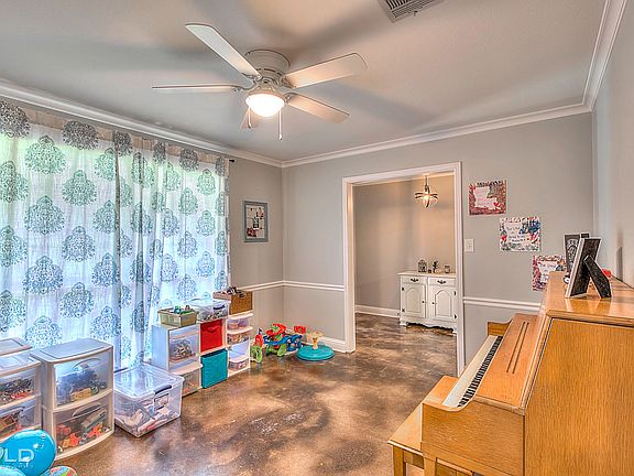 5th image of 10015 Brittany Dr