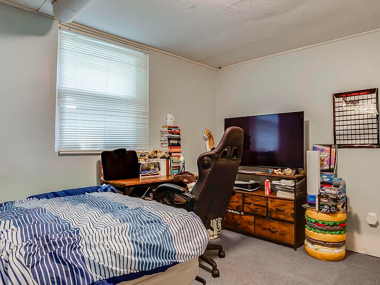 Lower Level Bedroom 6