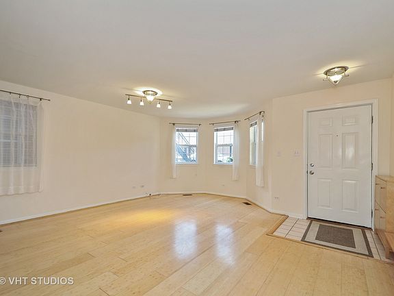 2nd image of 1463 N Larrabee St #A
