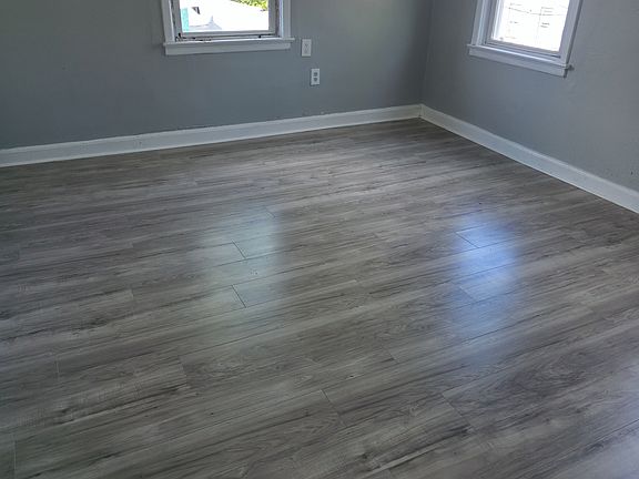 5th image of 229 Jefferson St #2L