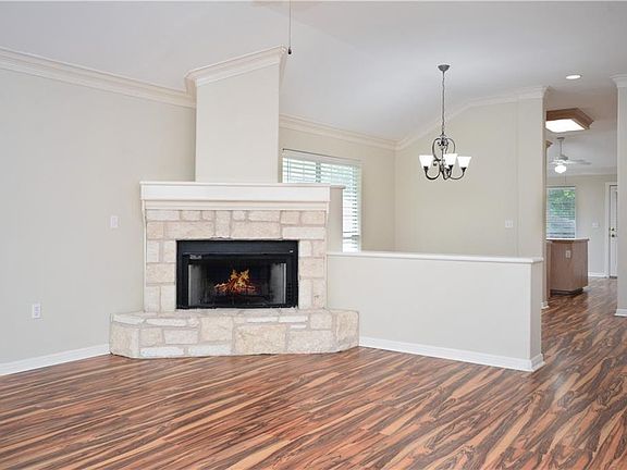 4th image of 4 Canyon Creek Dr