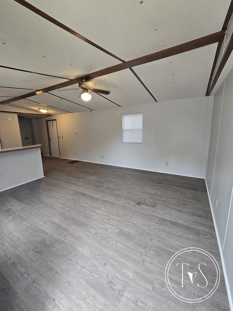 Arnall Drive, 524 — Photo 3