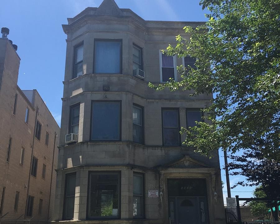1st image of 4832 N Winthrop Ave APT 1E