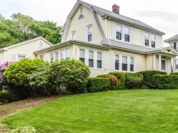 34 Worcester St, Grafton, MA 01519