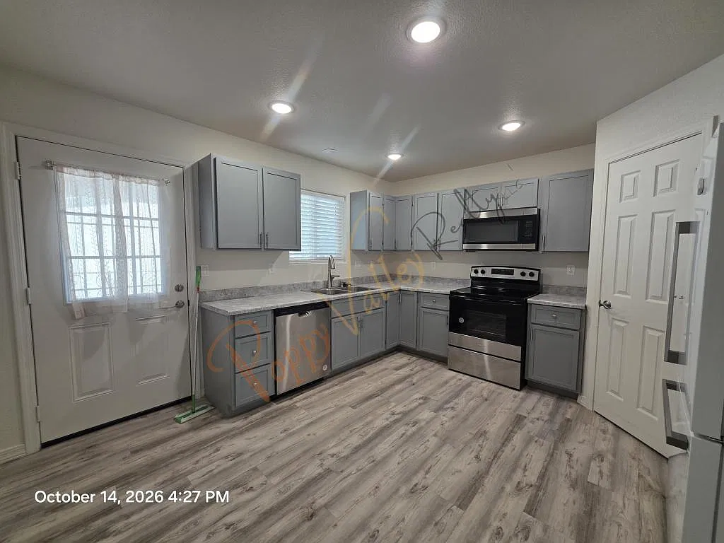 2810 Lass Ave — Photo 3
