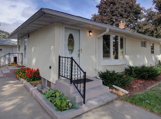 2115 English St N, Maplewood, MN 55109