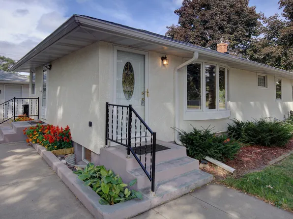 2115 English St N, Maplewood, MN 55109