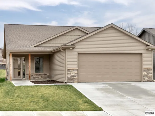 2617 Piney Creek Dr, Elkhorn, NE 68022