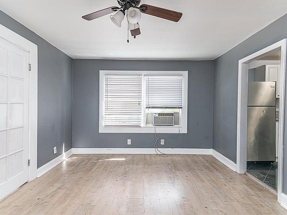 5th image of 120 NE 1st Ave APT 5