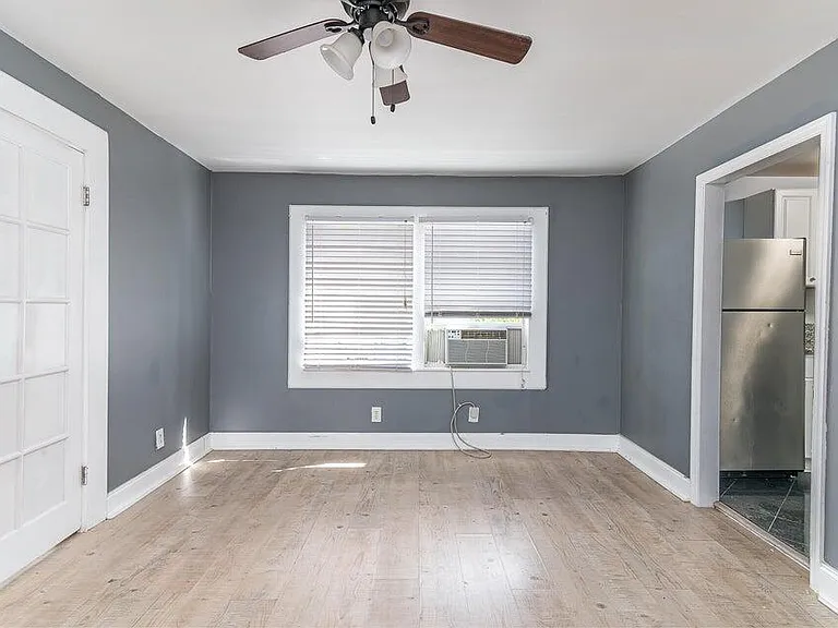 120 NE 1st Ave #5 — Photo 5