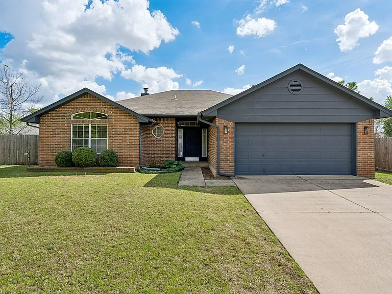 1708 Creekside Ct — Photo 1