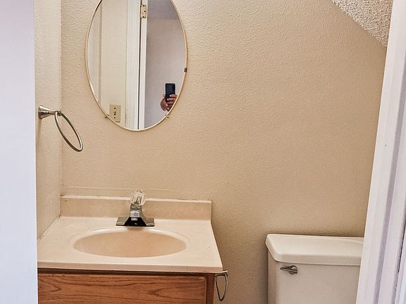 2nd image of 2909 W 14th St #4R