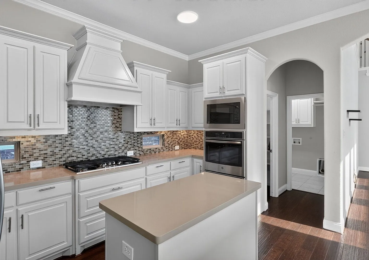 Luxury 4BR Hone Parkside | Coppell ISD — Photo 3