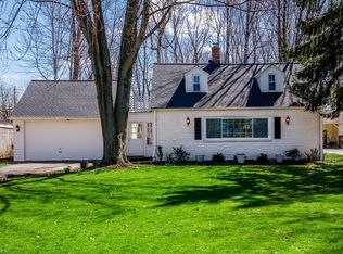 16 E Shore Blvd, Timberlake, OH 44095