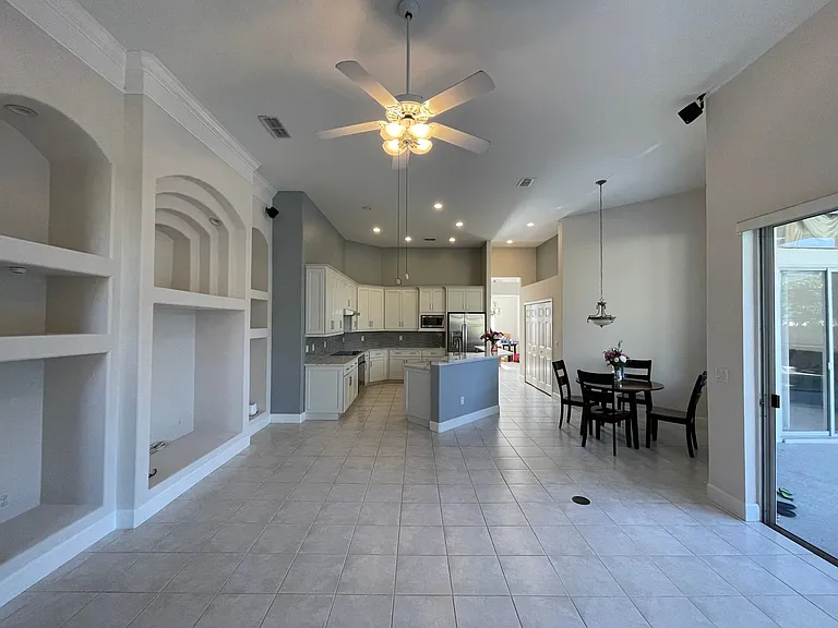 10008 Canopy Tree Ct — Photo 5