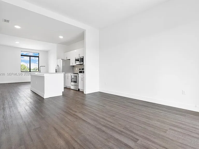 440 E 16th St #436 — Photo 26
