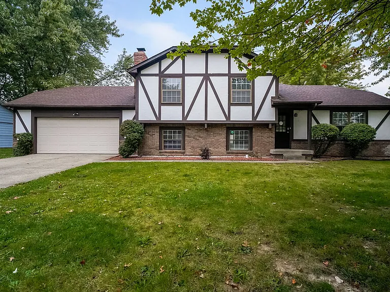 3420 Wedgewood Dr — Photo 1