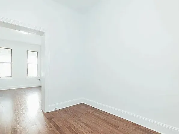 414 Onderdonk Avenue image 6 of 15