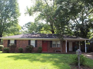 1634 Martha Dr, Grenada, MS 38901