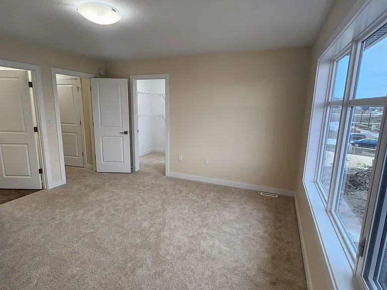 254 Whitehorn Cres — Photo 4
