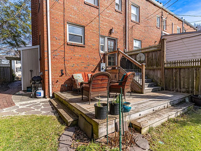 1206 Colonial Ave — Photo 33