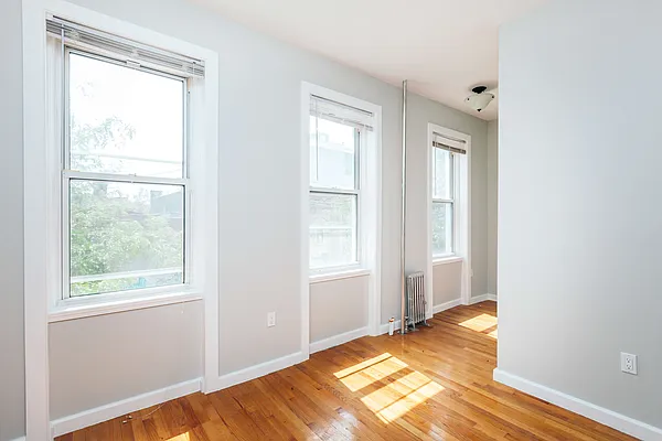 Rented by Nooklyn NYC LLC | media 8