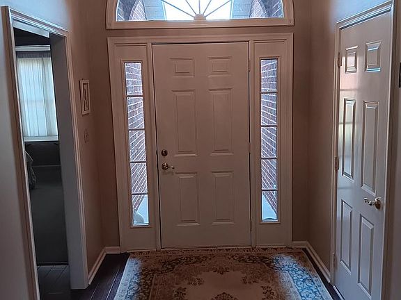 5th image of 1057 Matthew Ct