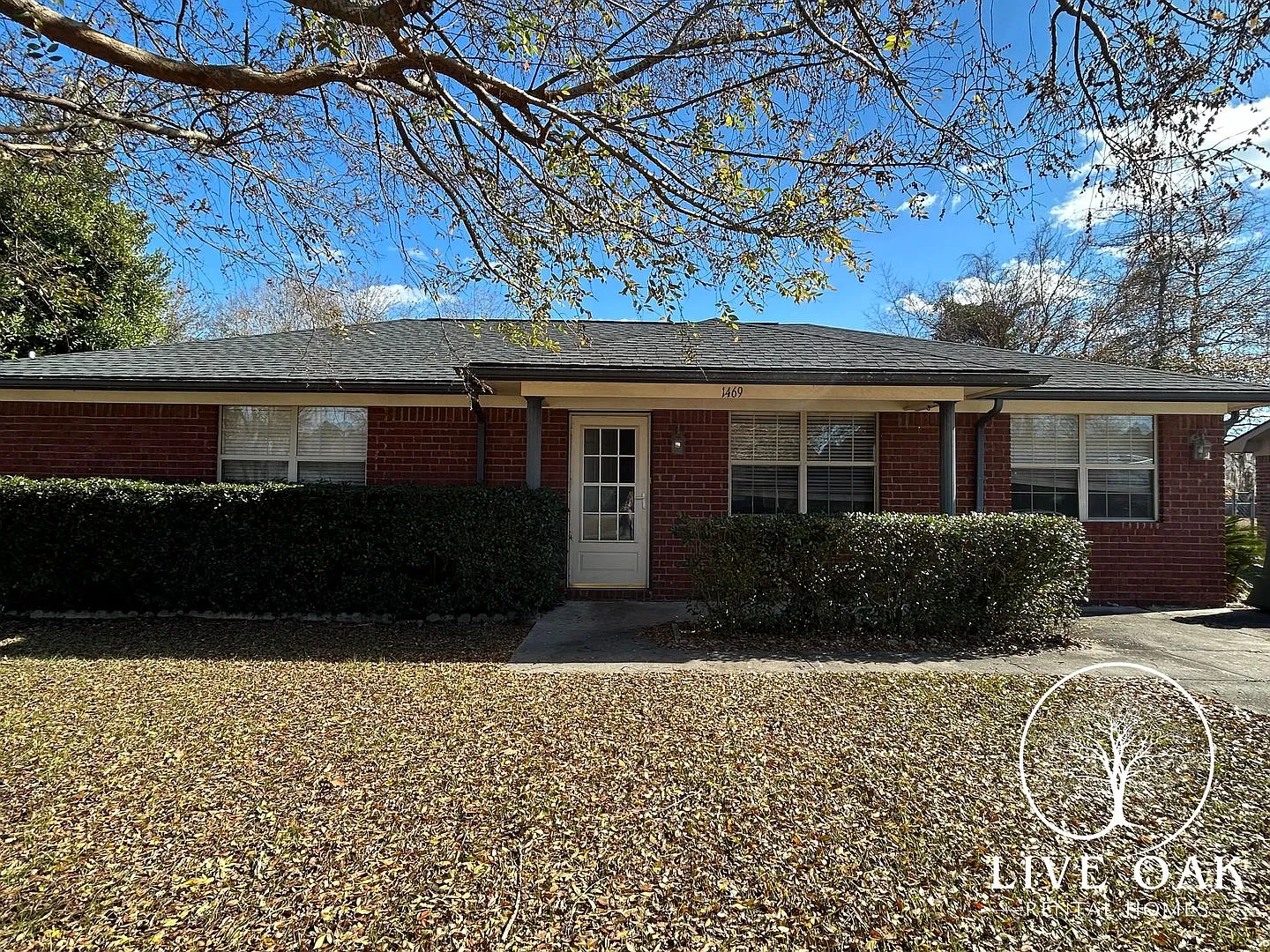 Move In Special: $500 Off 1st Month's Rent — Photo 2