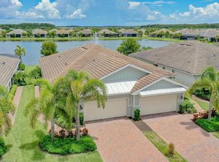 14892 Edgewater Cir, Naples, FL 34114