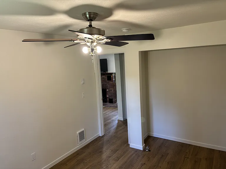 2835 NE Highway 20 — Photo 11