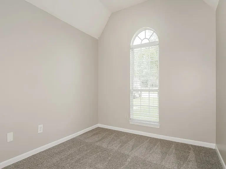 25 Oakland Woods Cv — Photo 14