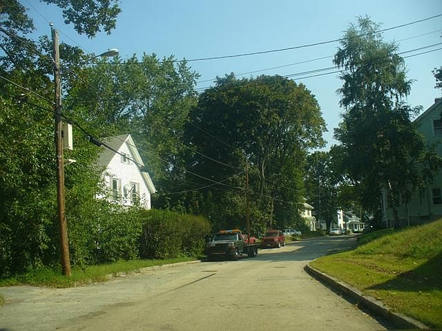 2nd image of 18 E Orchard St