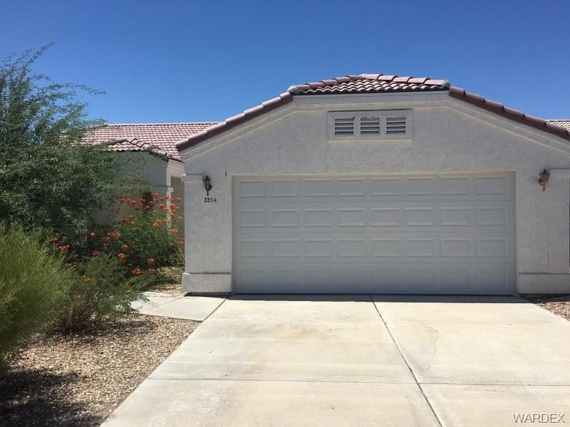 1st image of 2284 E Parkside Dr