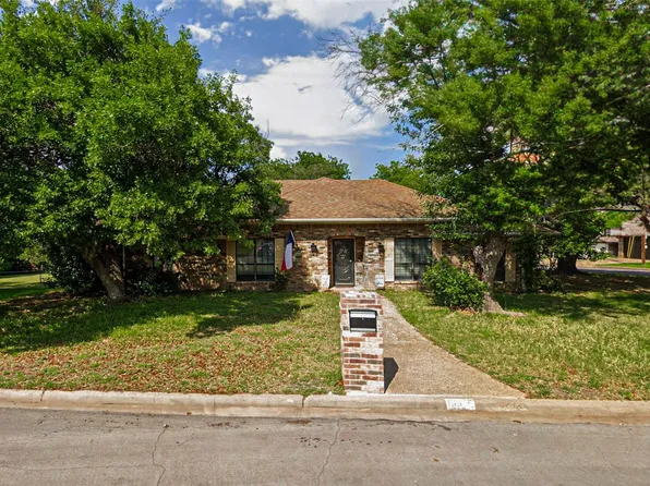 9917 Sandalwood Dr, Woodway, TX 76712