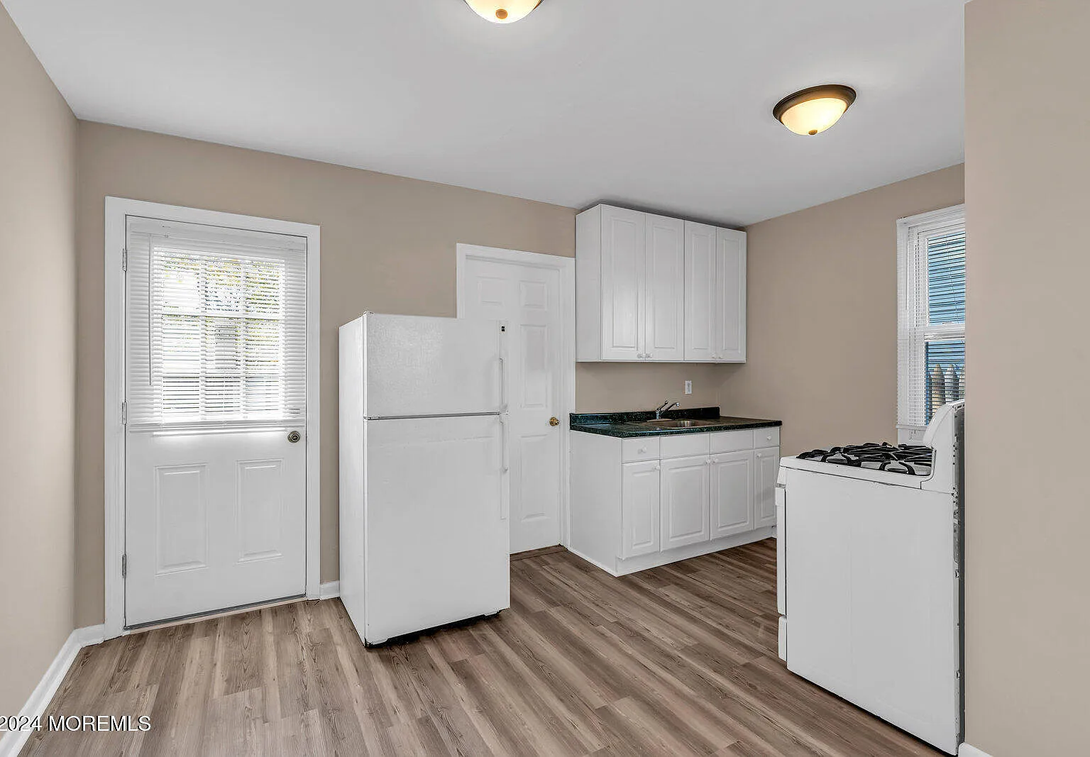 Studio, $1,800 — Photo 4