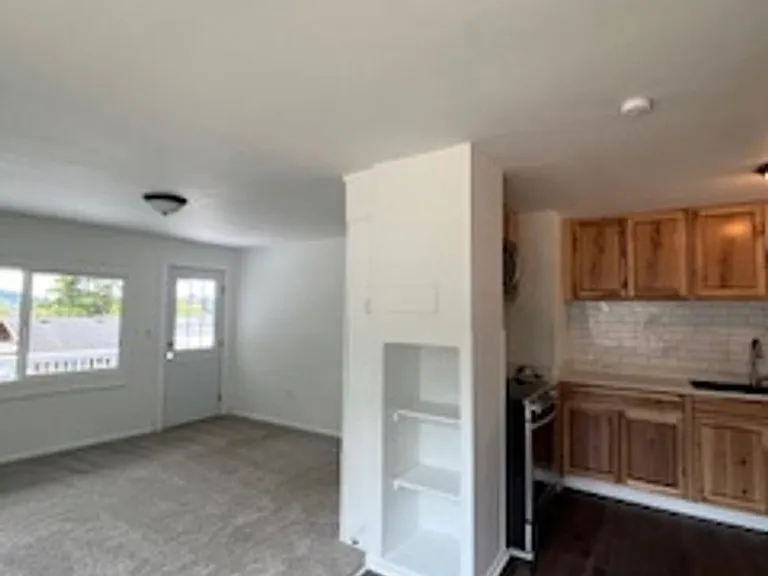 215 Elm St — Photo 18