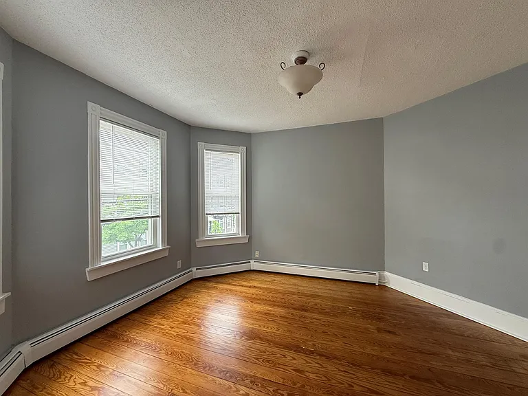 36 Plymouth St #2 — Photo 9