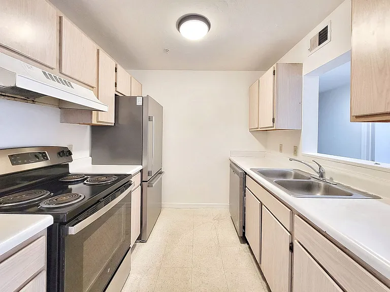 2360 SW Archer Rd #505 — Photo 9
