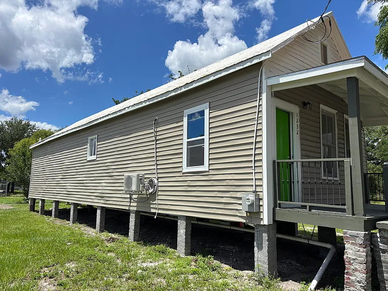 1232 W Duval St — Photo 2