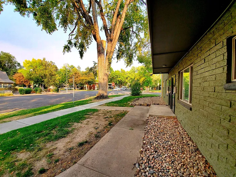 125 E Mrytle Flats — Photo 8