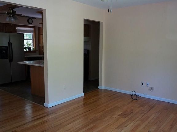 3rd image of 23 Marc Ln