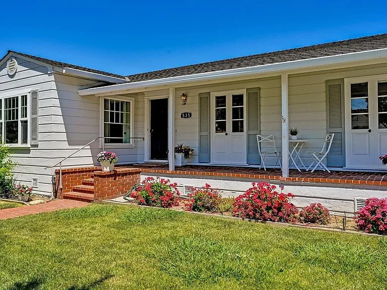 535 Bertola St — Photo 5