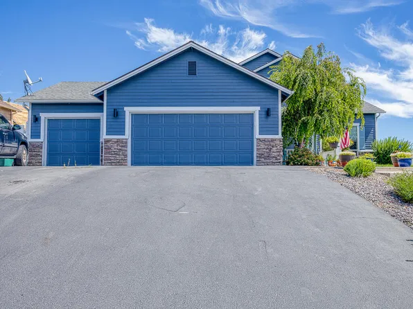 2727 Sierra Heights Dr, Klamath Falls, OR 97603