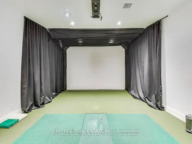 111 Saint Clair Ave W #1026 — Photo 9