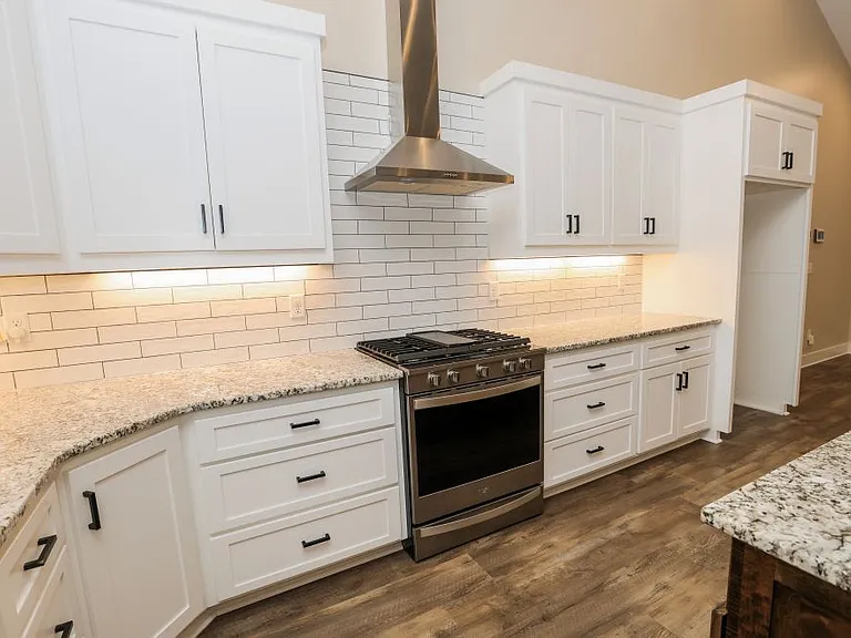 204 Blackberry Ln — Photo 6