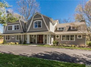 1 Sloanes Beach Rd, Port Washington, NY 11050