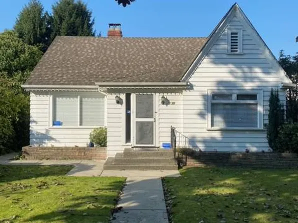 3975 McGill St, Burnaby, BC V5C 1M4