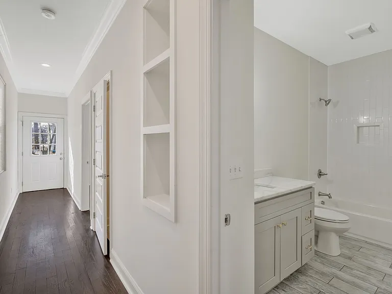 5809B Morrow Rd — Photo 13