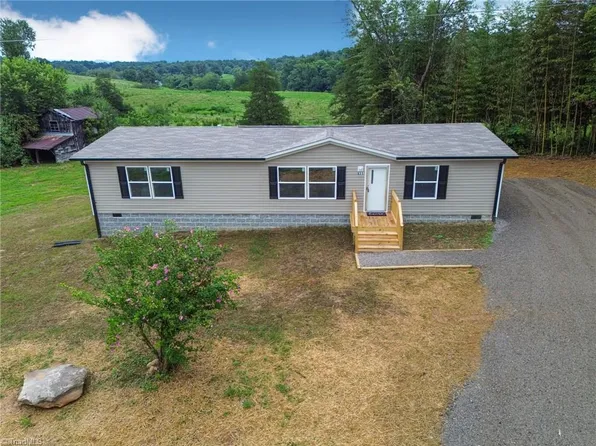 631 Edsel Rd, Traphill, NC 28685
