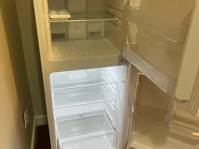 37 Holland Pl #2 — Photo 17